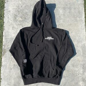 Barry’s Bootcamp Size Small Face Yourself Sweatshirt